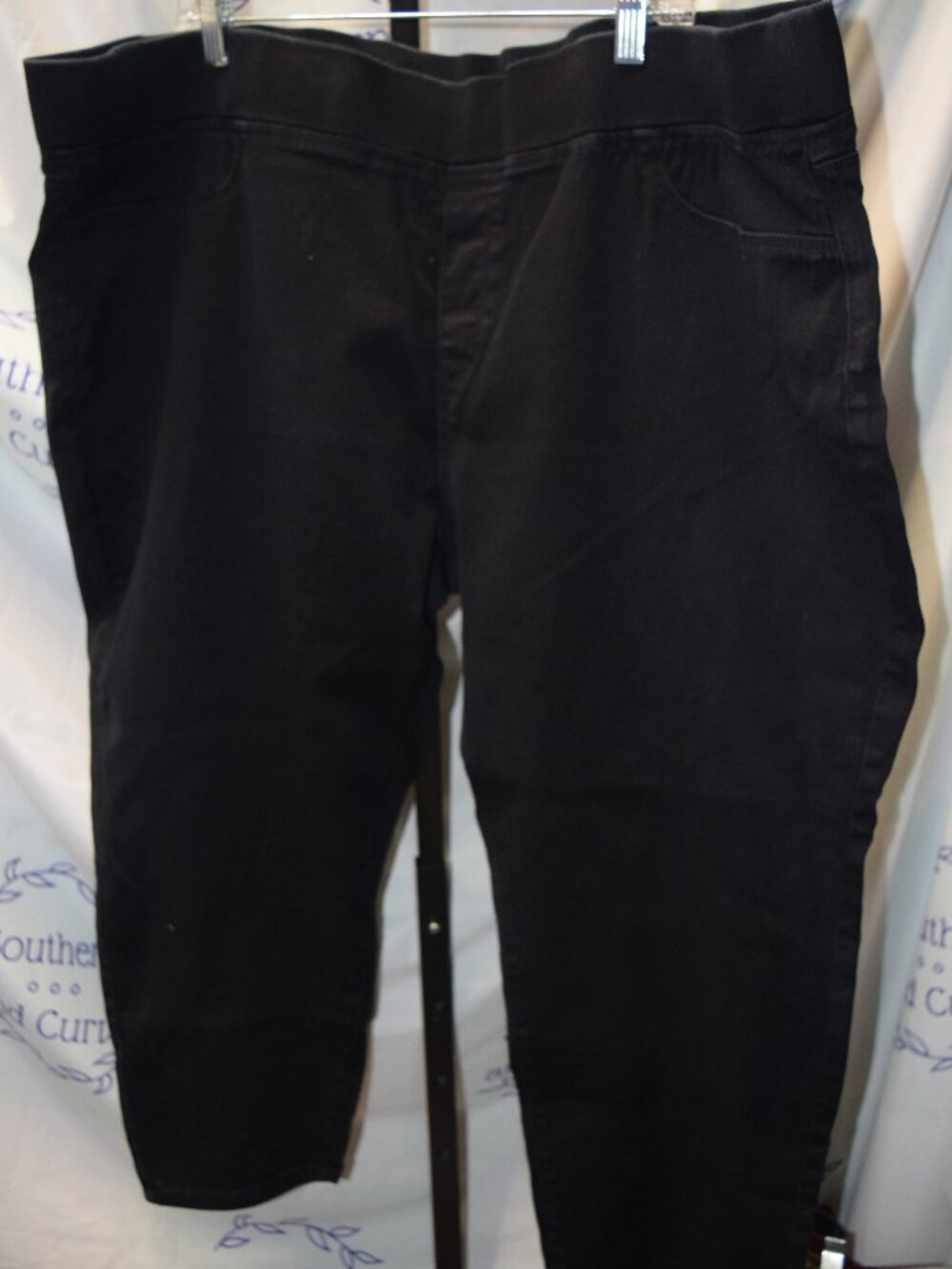 Avenue Denim Skinny Jeans, Black, Pull on, Size 28P